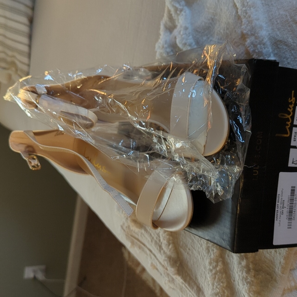 Lulu's off white heels
